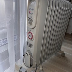 Delonghi デロンギ オイルヒーター美品　動作確認の画像