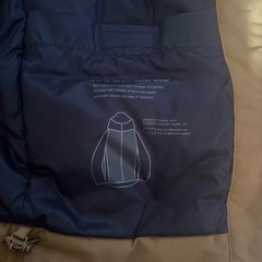 ユニクロ ハイブリッドダウンパーカ ブラウン メンズ Lの画像