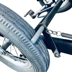 フルリクライニング　ソファ型車椅子　介助用　ヘッドサポート　アームレスト　オットマン　ノーパンクタイヤ　日新医療機器　NHR-11の画像