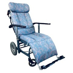 フルリクライニング　ソファ型車椅子　介助用　ヘッドサポート　アームレスト　オットマン　ノーパンクタイヤ　日新医療機器　NHR-11の画像