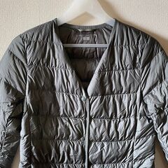 ユニクロ★ウルトラライトダウン・ノーカラーロングコート／レディースSサイズの画像