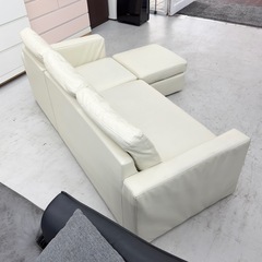 【お買い得‼️】184cm幅3人掛けカウチソファ ローソファ 左右入れ替え可能 キルティング柄 合成皮革製アイボリー♪の画像
