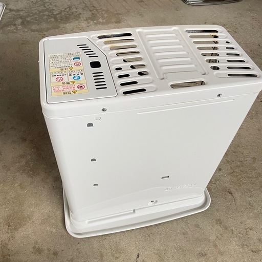ストーブ　ファンヒーター　トヨトミ