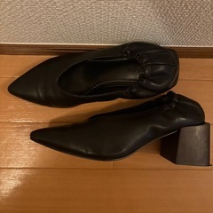 パンプス　ブラックの画像