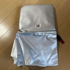 小学校の防災頭巾の画像