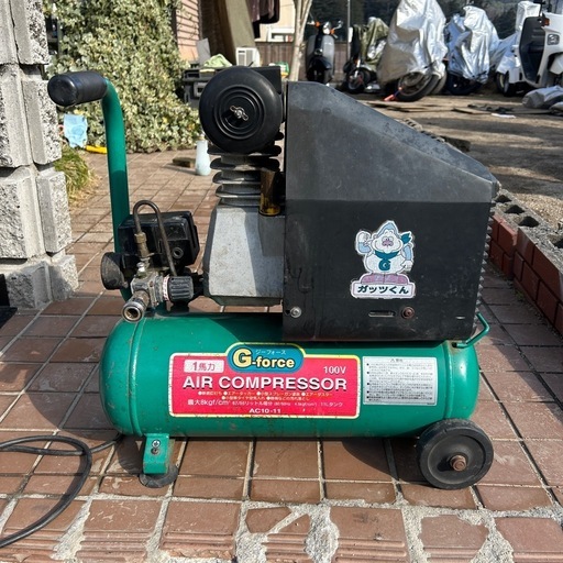 エアコンプレッサー100v