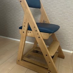 子供用学習椅子の画像