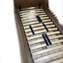 無印良品　シングルベッド　ウォールナット材　ヘッドボード付き①の画像