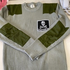 J10    アメリカ海軍飛行隊紋章付きセーターの画像