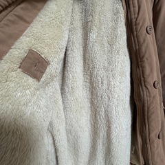  ベージュ ダウンジャケットの画像