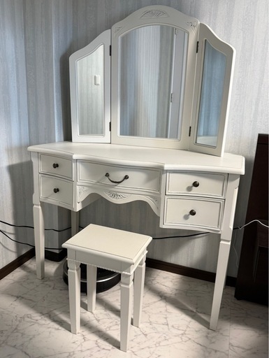 美品 ドレッサー ホワイト アンティーク調｜鏡・引き出し・スツール