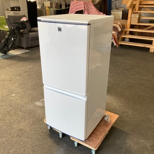 冷蔵庫　シャープ　137Ｌ　2015年製