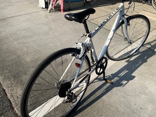 【完売御礼】【大人用】整備済中古クロスバイク風シティ車 コルベット700c 白色 <自転車のオオムラ 静岡店>