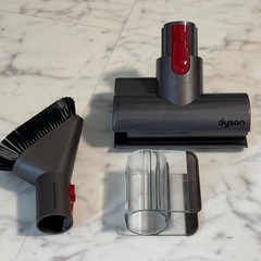 Dyson V11 Fluffy 掃除機 本体 付属品あり｜部品取り・修理ベースの画像