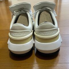 【売ります】オニツカタイガー スニーカー　革　白　24cmの画像