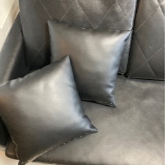 ソファー 黒 合皮 オットマン付きの画像