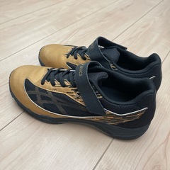 【美品】アシックス レーザービーム 運動靴 秋冬 ゴールド/ブラック 23.5cm 3E asics キッズスニーカー　の画像