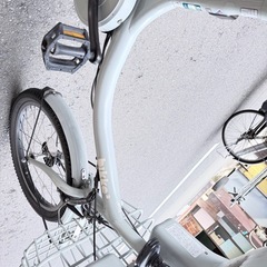 子供乗せ　3人　ブリヂストン　電動アシスト自転車 チャイルドシート付き グレーの画像