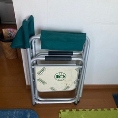 コールマン折りたたみチェア　サイドテーブル 付き　折りたたみチェア　アウトドアチェア　キャンプチェアの画像