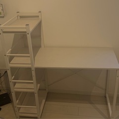 デスク＋ラック一体型／ワークデスク（ホワイト）の画像