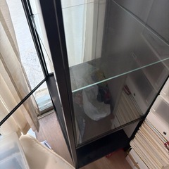 イケアの展示キャビネットの画像