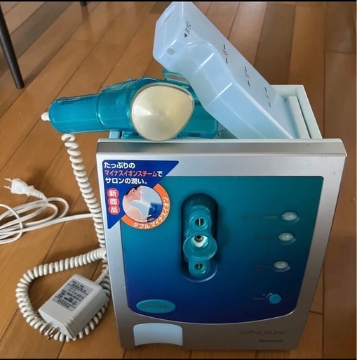 マイナスイオンスチーマー エステジェンヌ (ムン) 河東の美容家電