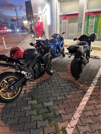 バイク YZF-R1