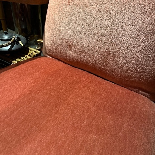 ピンクレッド系　1人掛けふわふわソファー