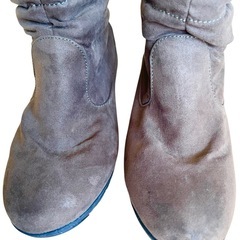 ファー付きスエード調ブーツ beauthの画像