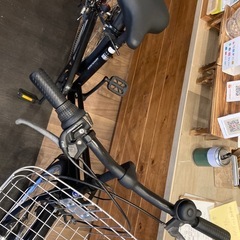 【前タイヤ新品！LEDオートライト】6段変速　26インチ自転車　マットブラックの画像