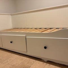 IKEA  ベットフレームの画像