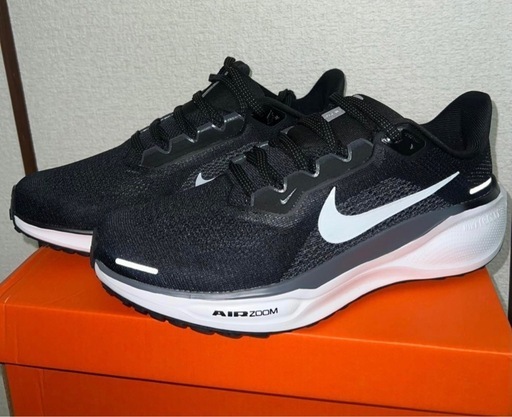ナイキNike エアズームスニーカー新品
26cm