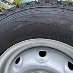 スタッドレスタイヤ　　受け渡し者決定しましまの画像