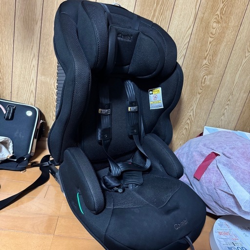 美品  combi ISOFIX ジュニアシート