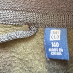 ユニクロ　迷彩柄フリースジャケット　140の画像