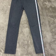 GU ストレッチパンツ美品の画像