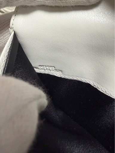 ★ 【美品】LOEWE アナグラム エンボス加工 二つ折り財布 ホワイト レディース　 ロエベ 財布　正規品