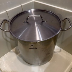 超デカい寸胴鍋とデカおたまと湯ぎり用の画像