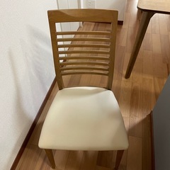 ダイニングテーブル4脚セットの画像