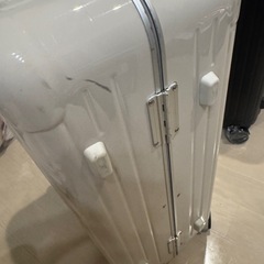 スーツケース　グリフィンランド　Mサイズ
の画像