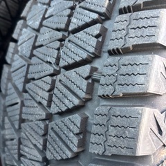 ブリヂストン スタッドレスタイヤ 4本（ホイール付き） ハイラックス使用 雪山1〜2回のみ 265/65R17 直接引き取り歓迎の画像