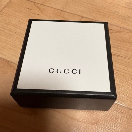 GUCCI ピアス　箱付き