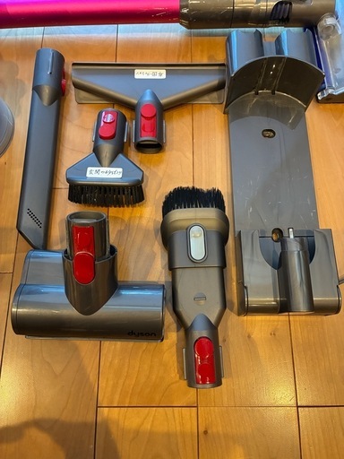 中古品 ダイソン V8