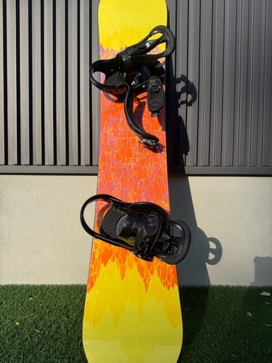 Burtonスノーボード板