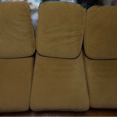 イエロー　ソファの画像