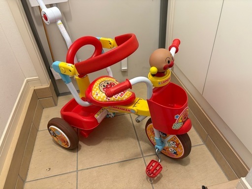 【美品】アンパンマンの三輪車
