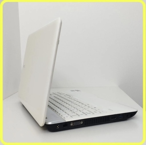 白　薄型軽量　新品SSD256GB⭐️windows11　ノートパソコン　689 白新品SSD256GBwindows11ノートパソコンoffice 98 Office ノートPC