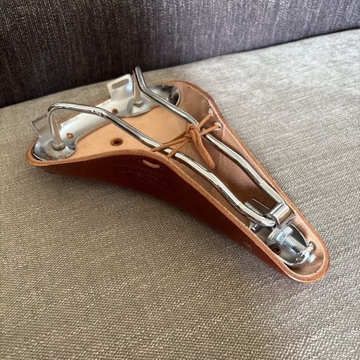 WALGUN ブラウンレザーサドル 新品未使用 (かねだ) 学園前のその他の