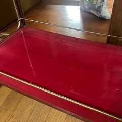 ステンレス・ガラスのカートの画像