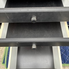 引取確定ワーキングデスク、引出し、イス３点セットの画像